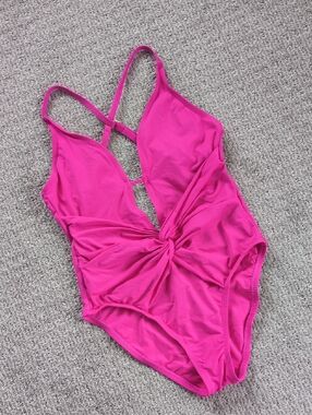 La Blanca Island Goddess Fuschia Pink Twist Front One-Piece Swimsuit, Size 6
